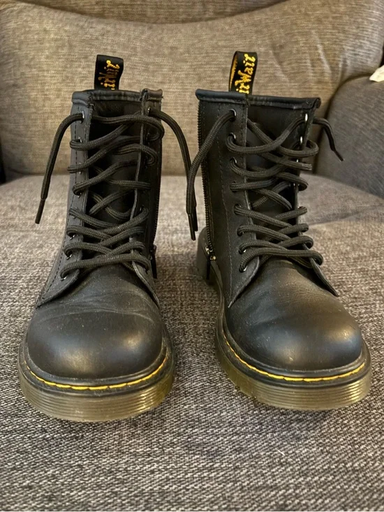 1460 Softy T Lace-up Boots- Black (Youth) - Picture 2 of 12